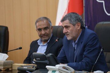 بانک‌ها به جای دایر کردن شعبه های جدید در خیابان های گرانقیمت، گام های عملی برای رشد تولید بردارند