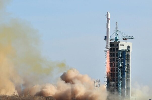 ماهواره چین برای پیش بینی زلزله به فضا پرتاب می شود