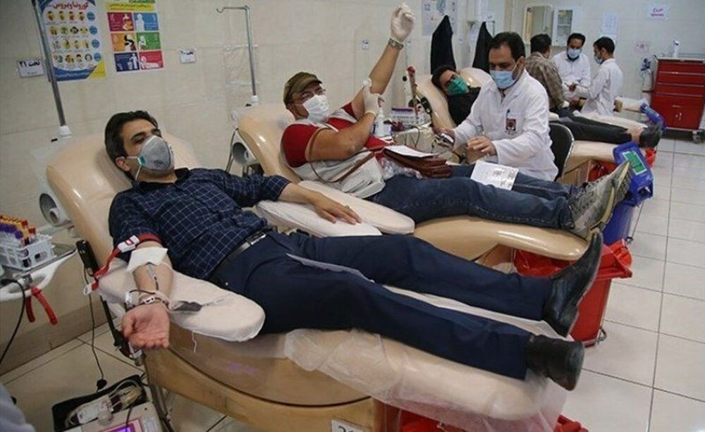 اهدای خون ۳۰۰ کردستانی در شب اول قدر