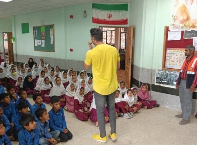 طرح ایمن سازی آموزشی در مدارس قلعه گنج اجرا شد
