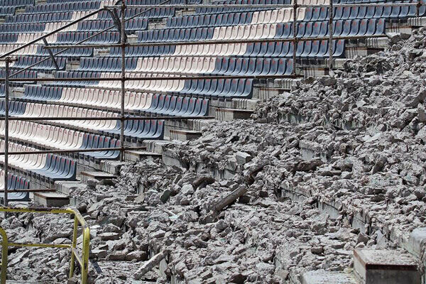 عجیب اما واقعی؛ استادیوم آزادی آب رفت/ بزرگترین استادیوم ایران هر روز کوچکتر از دیروز!