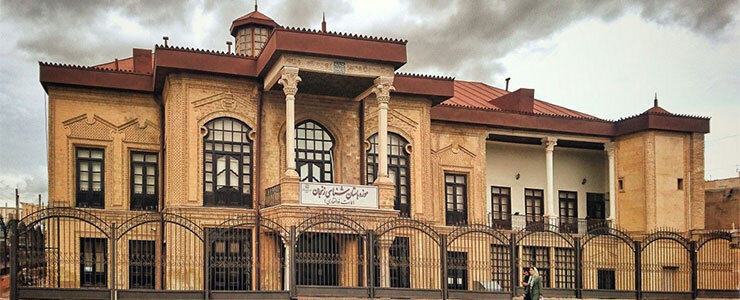 عمارت ذوالفقاری و موزه مردم شناسی از جاذبه های دیدنی و گردشگری استان زنجان 
