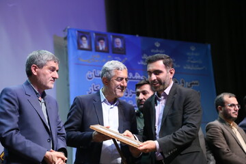 سی و چهارمین جشنواره امتنان استان فارس با حضور استاندار و مسئولین  در شیراز برگزار شدعکاس : پارسا پسندیده کیش