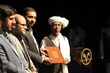 گزارش تصویری از جشنواره ملی آواها و نواهای رضوی در شیراز         عکاس : عباس ایزدی
