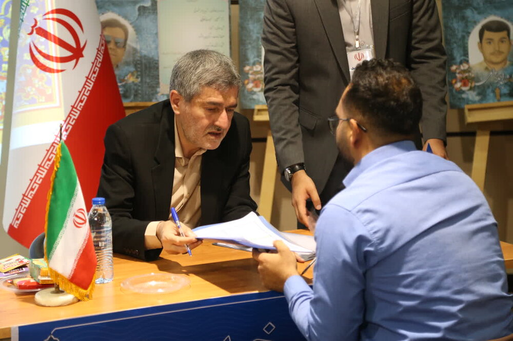 استاندار فارس: مدیران ارتباط بی واسطه و مستقیم با مردم را بیشتر کنند