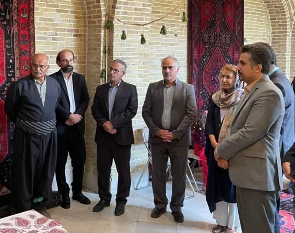 برپایی نمایشگاه فرش‌های دستباف قدیمی در خانه کُرد سنندج