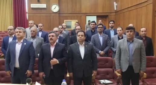 کارکنان بانک افسران نظام اقتصادی کشور هستند