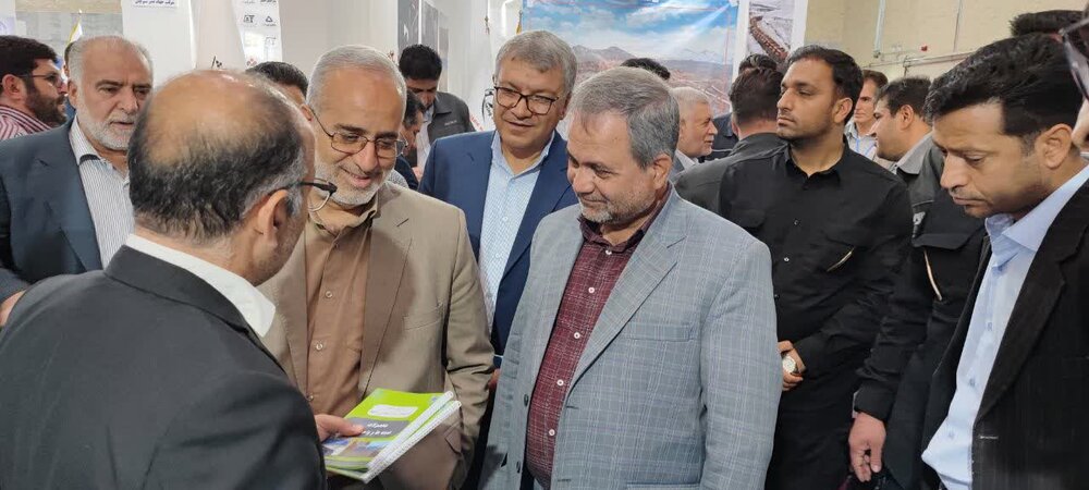 سومین رویداد ملی عصر امید در سیرجان پایان یافت/ ضرورت حرکت دانشگاه در کنار صنعت