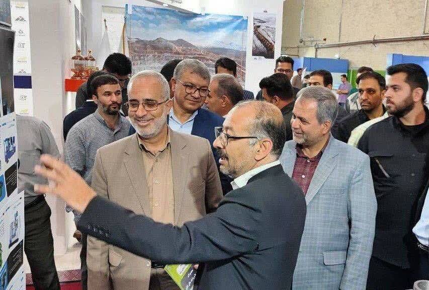 سومین رویداد ملی عصر امید در سیرجان پایان یافت/ ضرورت حرکت دانشگاه در کنار صنعت