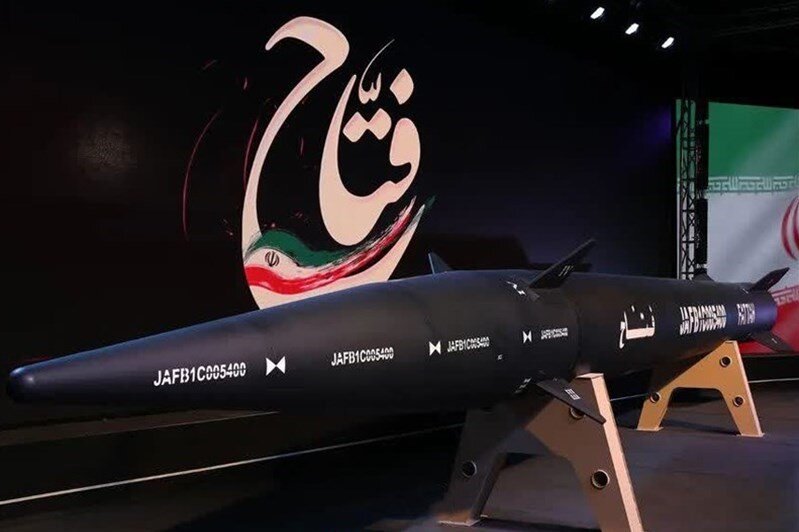 موشک هایپرسونیک «فتاح» رونمایی شد