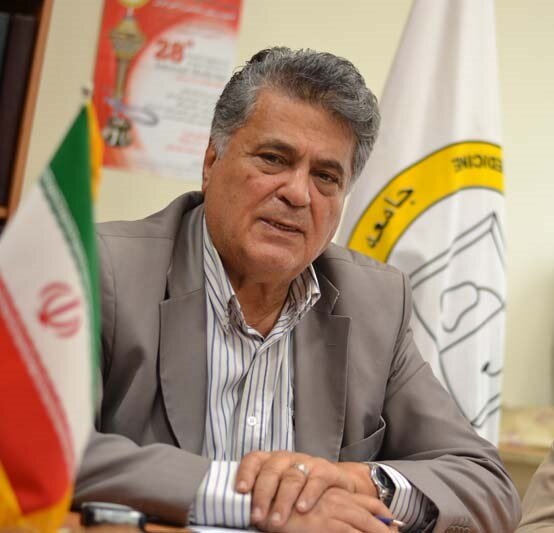 وضعیت مالی پزشکان به قدری ناگوار است که به مسافرکشی و دلارفروشی روی آورده‌اند!