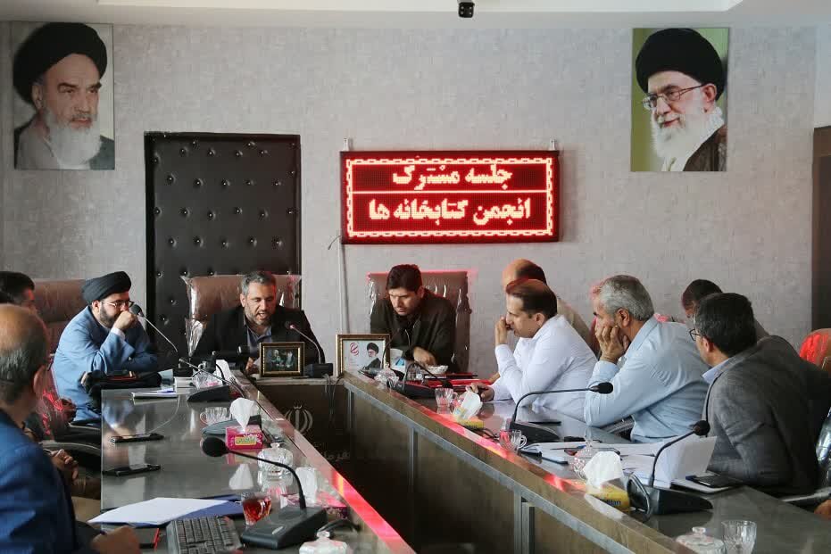 شهرداری ها در پرداخت نیم درصد به کتابخانه های عمومی کوتاهی نکنند