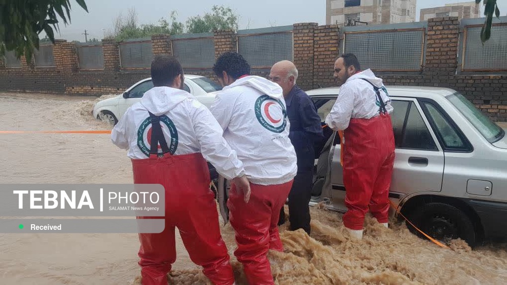 ۱۲ نفر گرفتار در سیل زنجان نجات یافتند 

