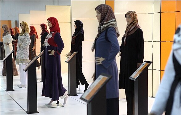  نمایشگاە مد و لباس محلی در سنندج برگزار می شود