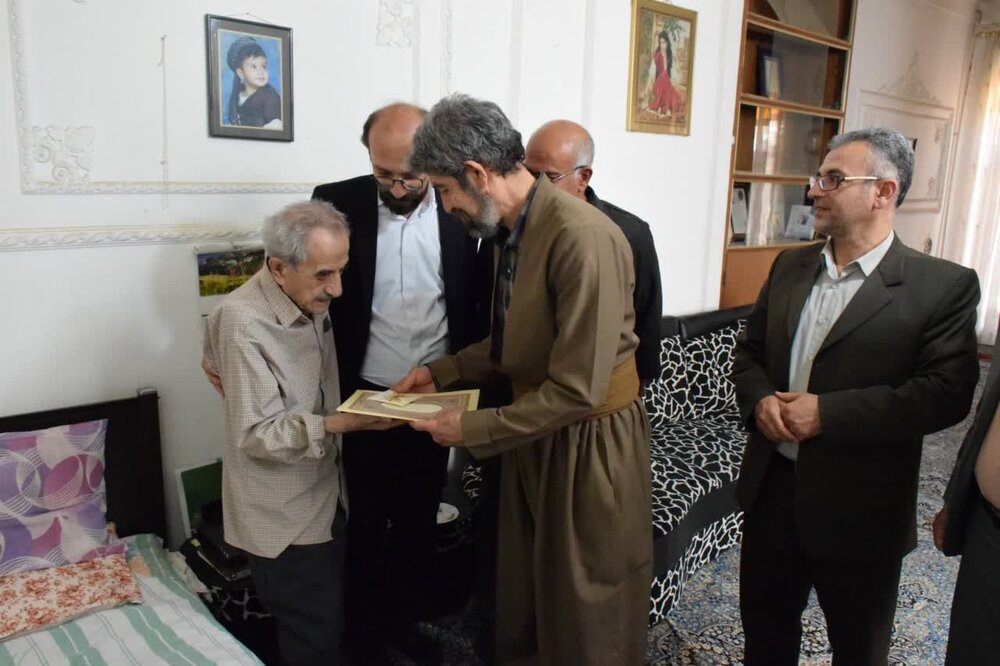 تجلیل از هنرمندان پیشکسوت صنایع‌دستی و هنرهای سنتی کردستان 