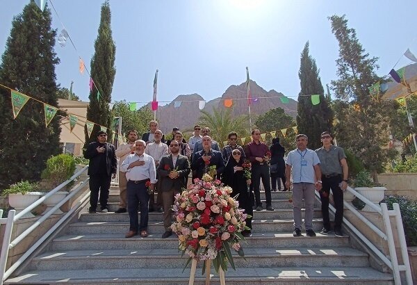 آغاز به کار «جشنواره جهانی شعر مقاومت کرمان» از جوار مزار سردار دلها