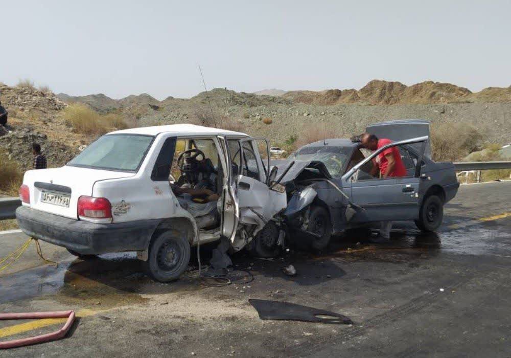 دو سانحه رانندگی در جنوب کرمان با ۹ فوتی و ۹ مصدوم