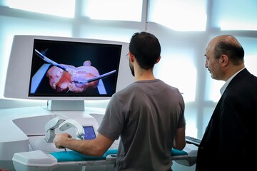 بازدید وزیر بهداشت عراق از مجتمع بیمارستانی امام خمینی (ره) - عکاس جعفر صداقت