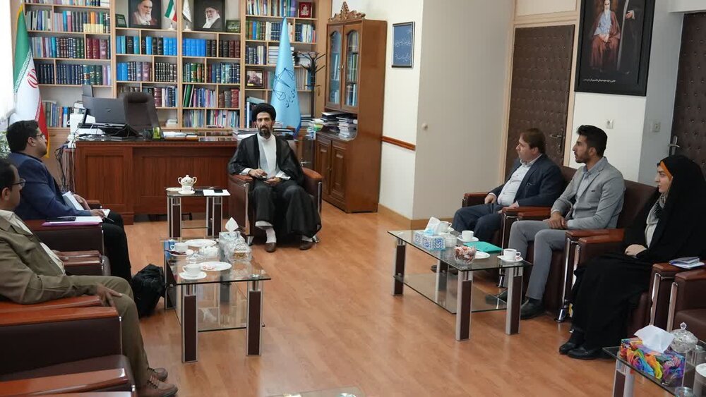 مطالبه گری باید مصداقی و به دور از کلی گویی  باشد