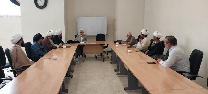 نشست هم اندیشی اساتید مرکز تخصصی نماز مشهد برگزار شد