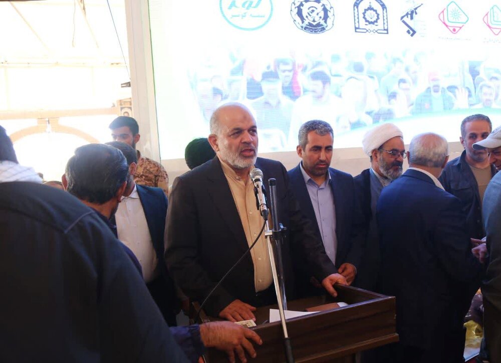 ادای احترام وزیر کشور به سیدالشهدای مقاومت/یاد شهید سلیمانی به ما جوشش و حرکت می دهد