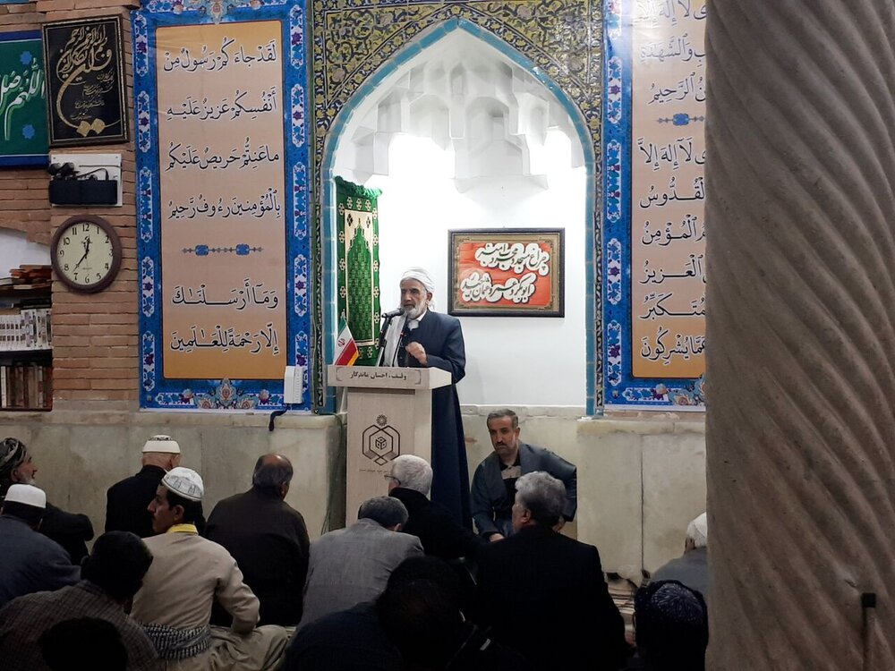 قیمت کالاهای اساسی کنترل شود