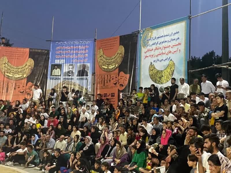 بیش از ۱۰ هزار نفر از جشنواره استانی تئاتر خیابانی زیویه دیدن کردند