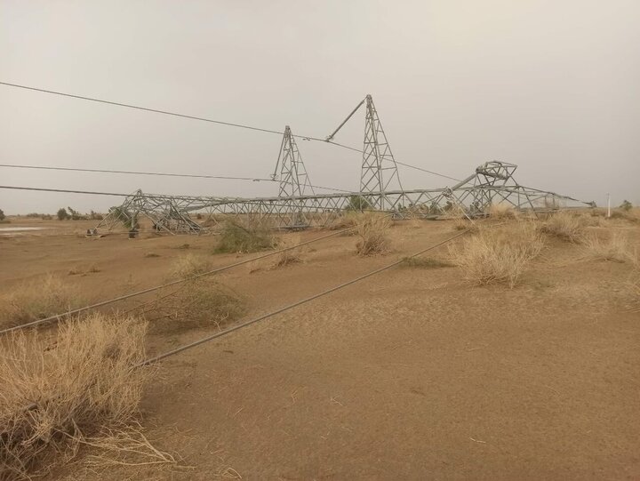 قطعی برق سه شهر جنوب کرمان در پی حادثه خطوط ارتباطی برق