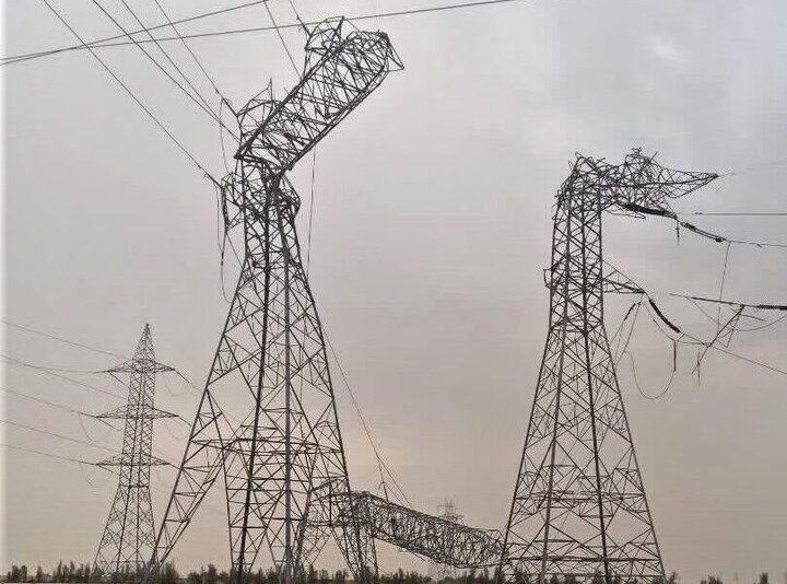 بیشترین خسارت طوفان به شبکه برق کرمان و رفسنجان بوده است