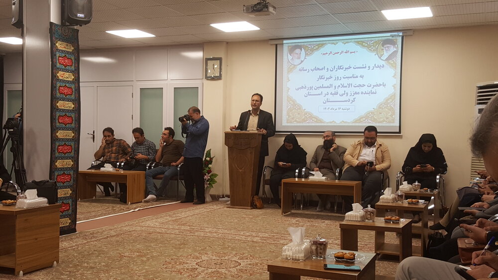 فعالان رسانه ای کردستان متعهد به رسالت واقعی خبرنگاری هستند