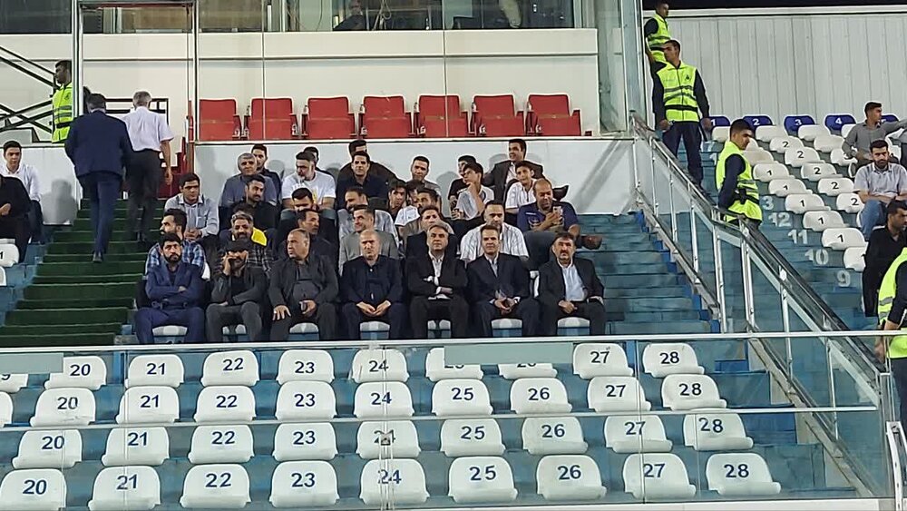 سیرجان؛ اولین میزبان حضور بانوان در ورزشگاه ها+ تصاویر