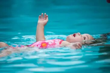 غرق شدن کودک دو ساله در استخر آب در کرمان