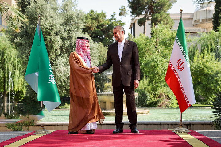 بازتاب سفر وزیر خارجه ایران به عربستان در رسانه‌های جهان