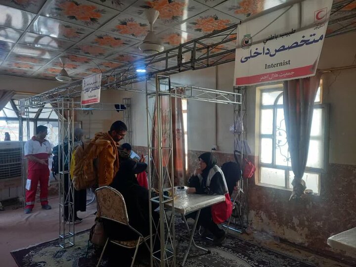 برپایی درمانگاه تخصصی هلال احمر زنجان به زائران حسینی در عمود ۶۶۶