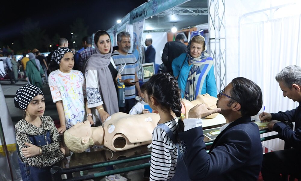 افتتاح نمایشگاه" روایت پیشرفت" در کرمان + تصاویر