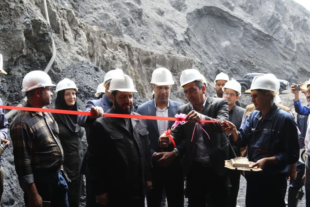 افتتاح ۶ طرح معدنی و عمرانی در شهرستان زرند