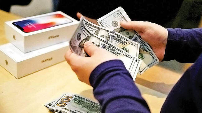 جزئیات جدید از اجرای دستور وزیر اقتصاد در خصوص فرار مالیاتی واردکنندگان آیفون