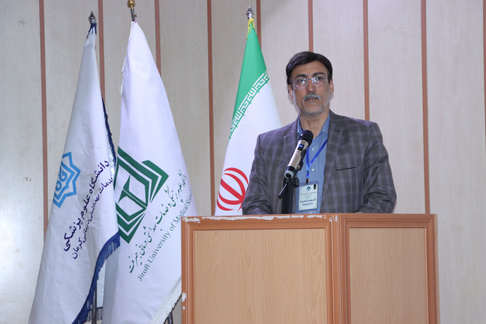 آغاز به کار اولین سمپوزیوم مراکز آموزشی درمانی منطقه ۸ در کرمان