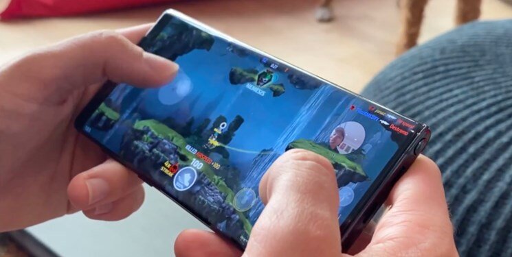 استفاده زیاد از موبایل و تبلت مهارت یادگیری را کُند می‌کند