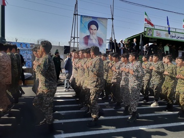 رژه نیروهای مسلح