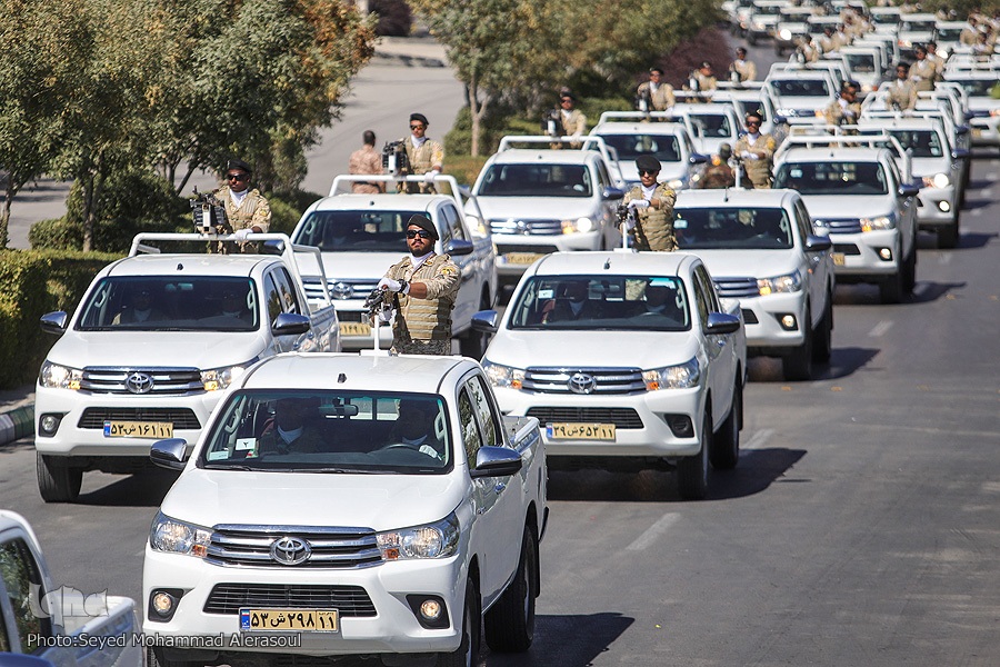 مراسم رژه نیروهای مسلح در مشهد+ عکس