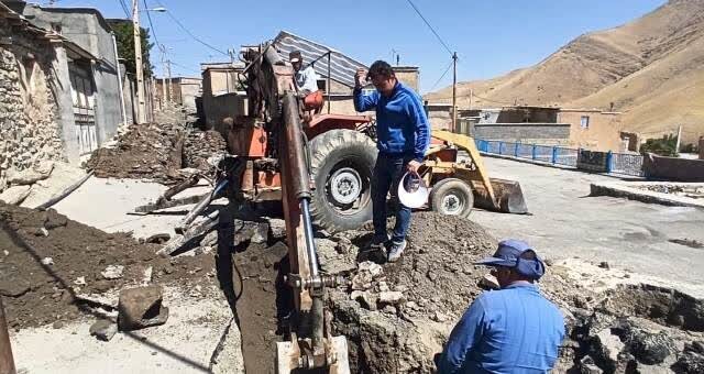 اجرای عملیات اصلاح و توسعه شبکه های آب در ۲ روستای سقز