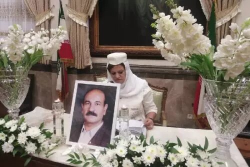آیین پرسه روانشاد "فردوس کاویانی" در کرمان برگزار شد