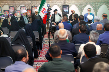 گزارش تصویری: دیدار رییس جمهور محترم با خانواده معظم شهدا و جانبازان حادثه تروریستی شاهچراغ (ع)عکس دریافتی