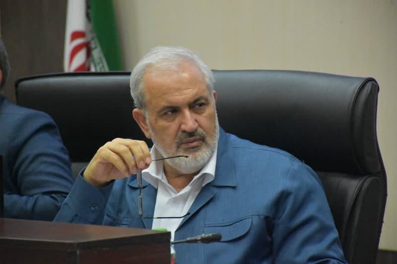 کشور باید با تمام توان به سمت صنعتی شدن حرکت کند