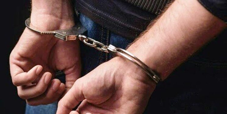 سارق  محتویات داخل خودرو در سنندج دستگیر شد