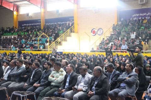 دانش آموزان سیرجانی به یاد همکلاسی شهیدشان گرد هم آمدند