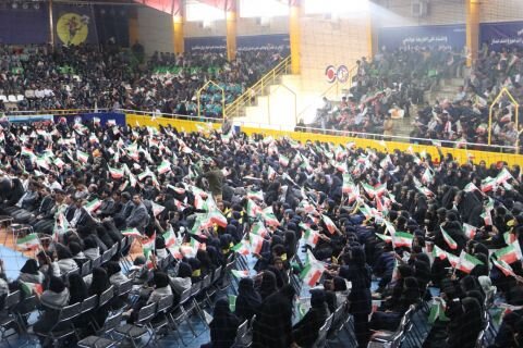 دانش آموزان سیرجانی به یاد همکلاسی شهیدشان گرد هم آمدند