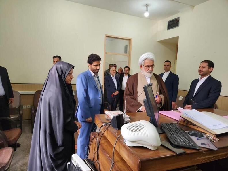 بررسی مسائل و مشکلات ۳ واحد تولیدی و صنعتی در بردسیر