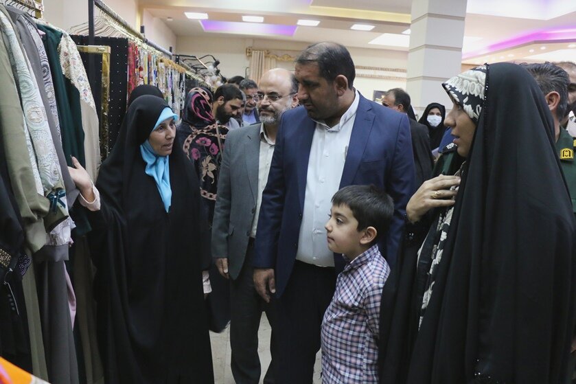نخستین نمایشگاه مد و لباس ایرانی اسلامی در کرمان افتتاح شد